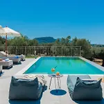 De Hierro Exclusive Villa - Magical Hospitality In A Villa With Pool And Breathtaking Views By Villa Mana Gers